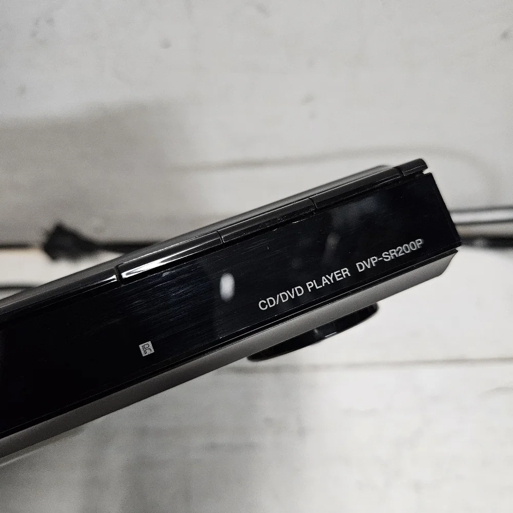 Sony DVP-SR200P Progressive Scan DVD Player home audio video electronics